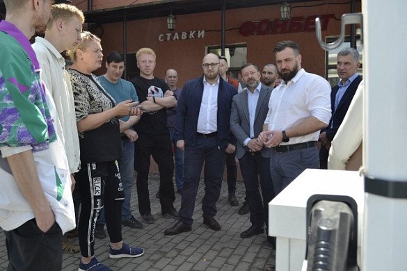 В центре Иванова открылась третья по счету зарядная станция для электрокаров